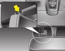 Karakteristike vašeg vozila OMD040126 Automatski sistem odmagljivanja (ako je vozilo opremljeno) Ova funkcija umanjuje mogućnost zamagljivanja sa unutrašnje strane vetrobrana, automatskim
