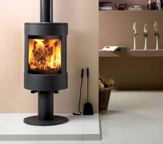 The state-of-the-art cleanburn combustion system provides stunning flames within the firebox and these can be seen from more than 180 o thanks to the angled glass side panels and the large main