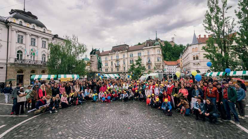Ljubljana, 17. maj 2016 Vsi sodelujoči prostovoljci ustvarjalci Veselega dneva prostovoljstva.