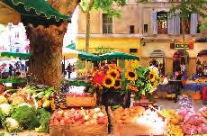 INCLUDED FEATURES Pick out your favorite flavors from Provence s fields and orchards in Aix s colorful outdoor market.