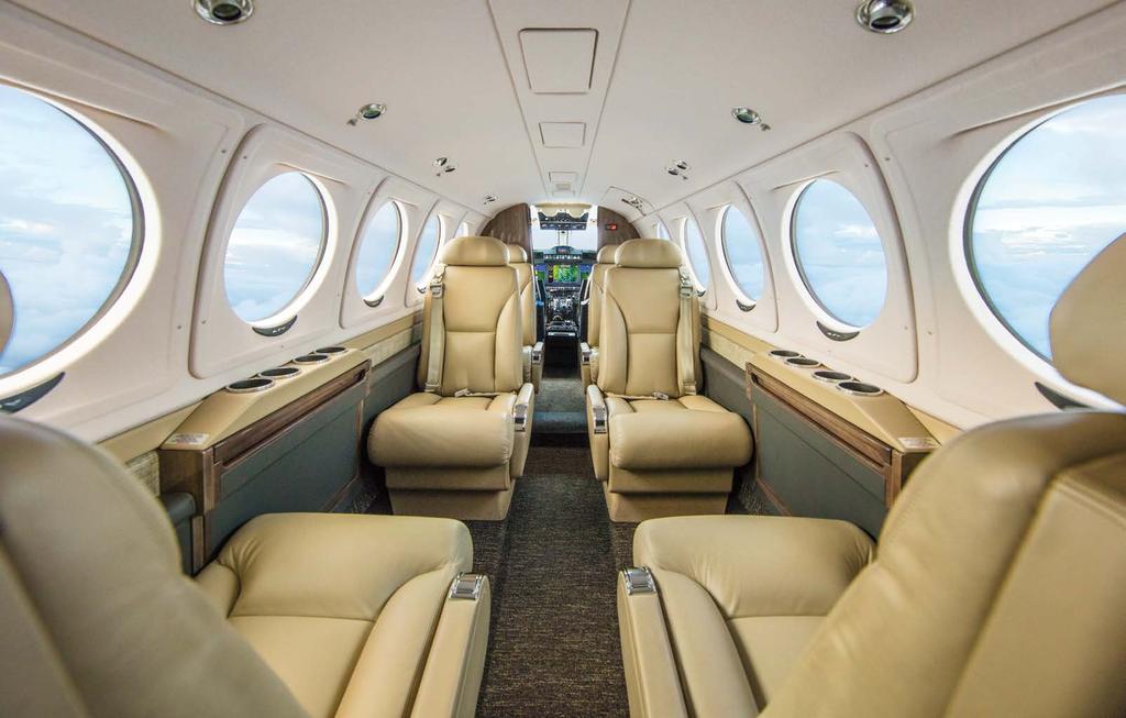 CUSTOM COMFORT AND ENHANCED PRODUCTIVITY The spacious King Air 250 aircraft cabin, with seating for up to eleven,