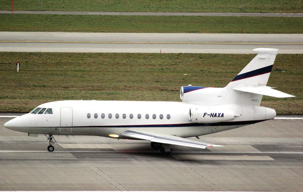 AIRCRAFT EXECUTIVE SUMMARY A GREAT PEDIGREE Sparfell & Partners is delighted to bring this beautifully presented 1997 Falcon 900EX to the market.