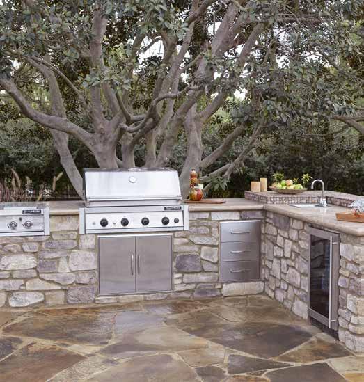 4 HOSTING Preparing a meal for family and friends in your fully loaded outdoor kitchen is a oneof-a-kind experience.