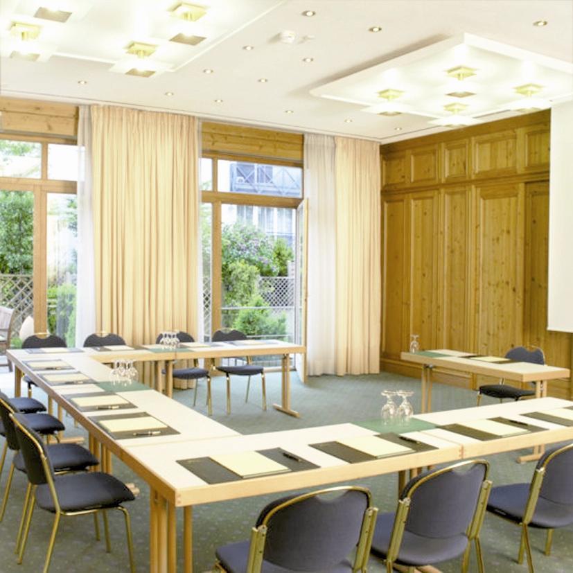 ROOM CHARGES FOR CONFERENCES Our five conference rooms from 63 m 2 up to 271m 2 have a capacity for up to 200 conference participants.