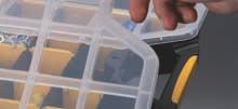 A Organised Guide grooves in the lid secure the items inside B Safe & secure I Easy lid lock Safe