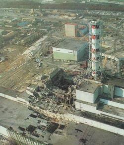 Slika 14. Nuklearni reaktor broj četiri nakon eksplozije.