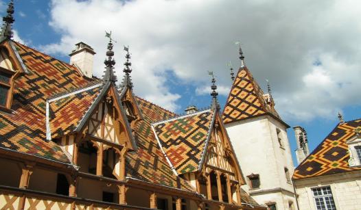 Discover Beaune, Burgundy s wine capital, its Hôtel-Dieu of worldwide renown and the market twice a week on Wednesdays and Saturdays.