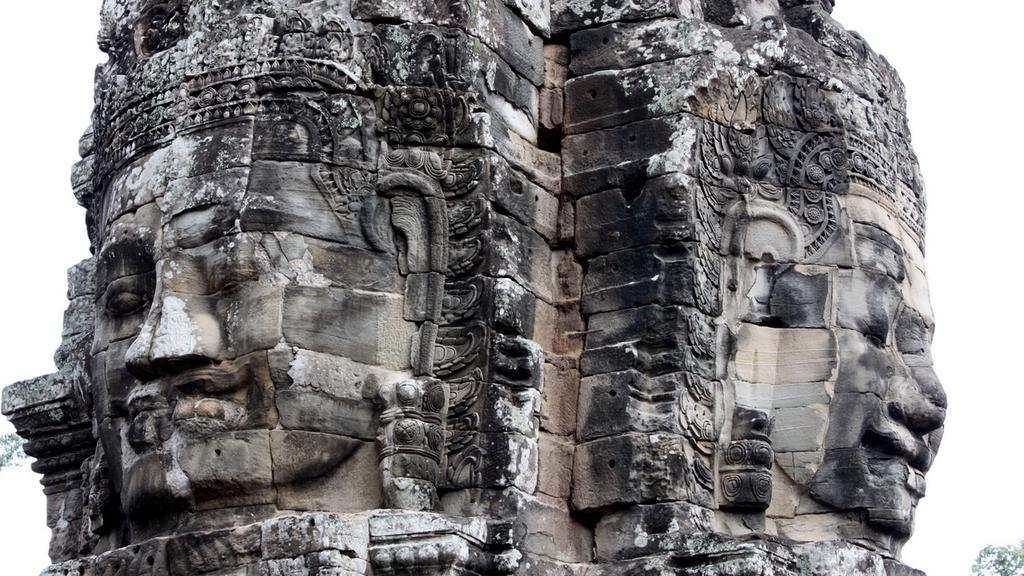 Background Regarded as one of the Great Wonders of the World, Angkor Wat is the world s largest temple complex. Its magnitude and artistic signi cance are unparalleled.