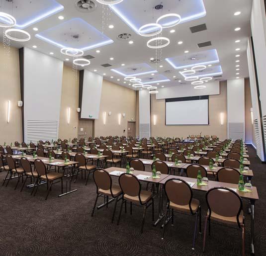 SALE CONFERENCE KONFERENCYJNE ROOMS CONFERENCE ROOMS Theater Classroom U-Shape Boardroom Banquet m 2 Ceiling height (m) GROUND FLOOR Natural light Renoir I 90 70 30 50 65 104 3,3 YES Renoir II 130 70