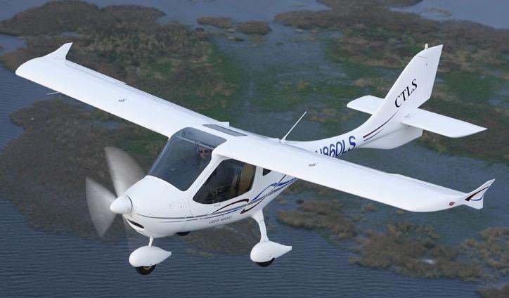 Small Airplanes with Approach Speeds > 30 knots and < 50 knots This group includes some Light Sport Aircraft (LSA) Recommended runway 800 feet (244