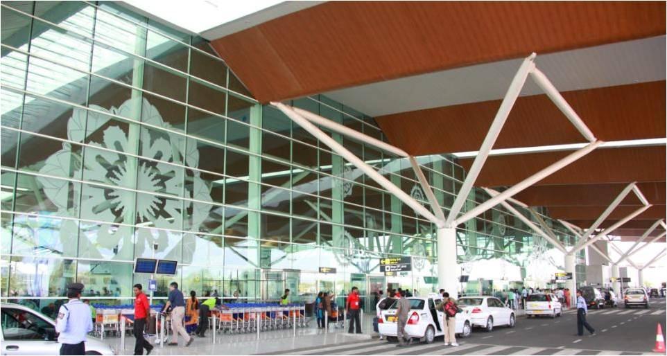 In tons ( in mn ) In nos. Delhi Airport: Annual Operational Performance 1 Passengers (PAX) 2 Air Traffic Movements (ATMs) 12.8 4.9 7.8 16.2 5.8 10.5 CAGR: 15% 20.4 6.7 13.8 24.0 7.2 16.8 22.8 7.8 15.