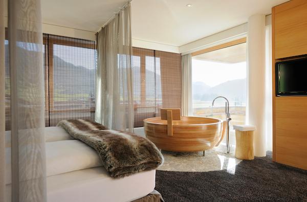 Familiar all-in-one package HUBERTUS is offering different hotel categories with a combination of minimalistic, traditional and modern style and culinary delights of the highest level.