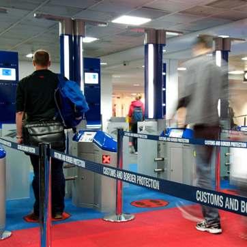 aviatio SMARTGATE The Quiet Revolutio 3. Optimise commercial reveues The more people who pass through a airport, the greater the opportuity for commercial parters.