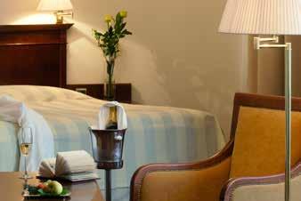 ROOMS Comfort: Luxury air-conditioned non-smoking room with bathroom (bathtub or shower) equipped with flat screen (SAT-TV), 2 telephones, WIFI, safe, minibar, tea/coffee making facilities,