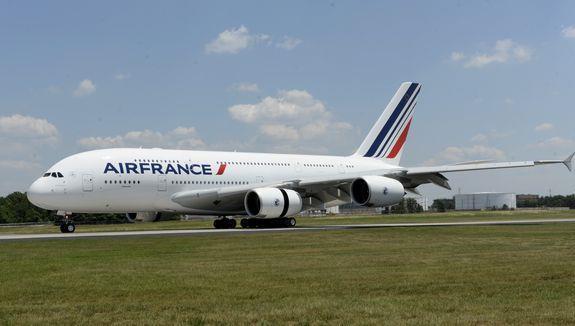 Airline Date Flight Depart Time Arrive Time Air France 04 June 2017 AF 995 Johannesburg 18h50 Paris 05h40* Air France 05 June 2017 AF7516 Paris 07h20