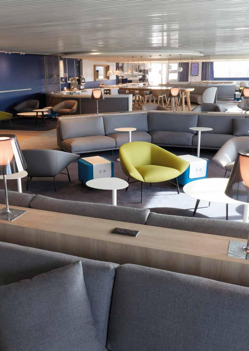 Made-to-measure services before and after the flight ACCESS TO MORE THAN 600 LOUNGES AROUND THE WORLD Throughout the world, customers travelling in the Business cabin enjoy access to over 600