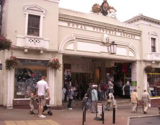 Figure 5.33 - Exterior and interior view of the Royal Victoria Arcade, Ryde 5.8.