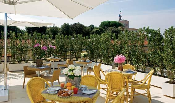 ROME HOTELS HOTEL DE PETRIS This Hotel is located a short 5 minute walk from the Trevi Fountain and the Spanish Steps in the heart of the city.