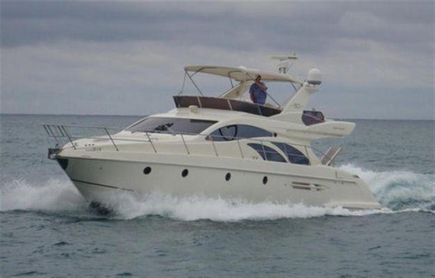 (36 MPH) Our experienced yacht broker, Andrey Shestakov, will help you choose and buy a yacht that best suits your needs NORTHSTAR AZIMUT from our catalogue.