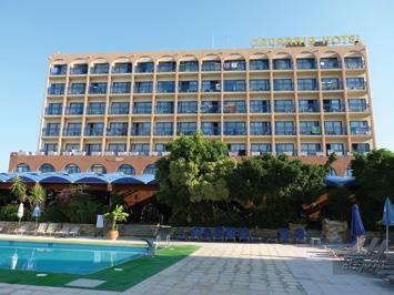 Navarria Hotel Situated only 4.5 kilometers from Limassol s city centre, overlooking the sapphire blue Mediterranean, the Navarria is located near the ancient ruins of Amathunda.