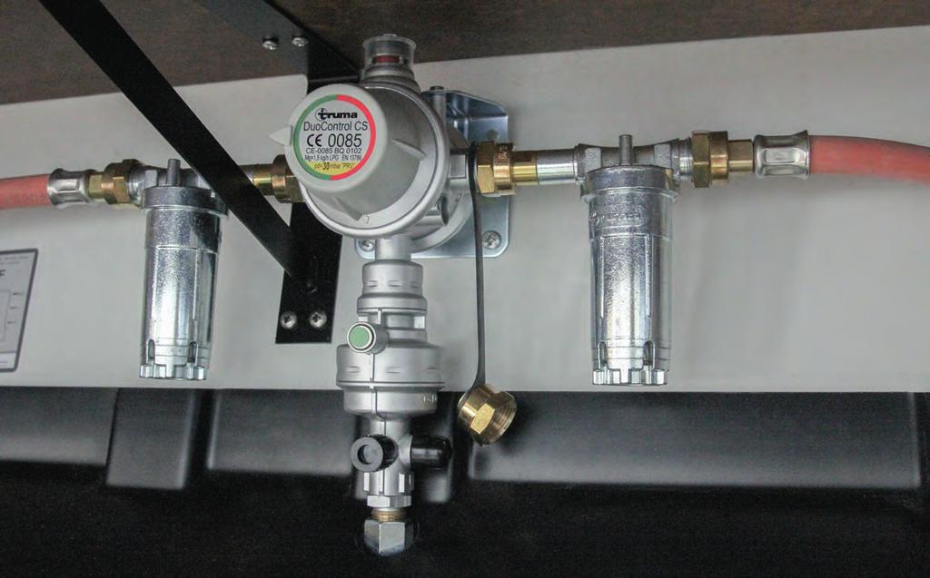 Installation overview 1. DuoControl CS 2. Remote indicator DuoC incl. EisEx 3. Gas filter 4. High-pressure hoses with hose rupture protection 5. Gas remote switch 6. Gas pipe 7.