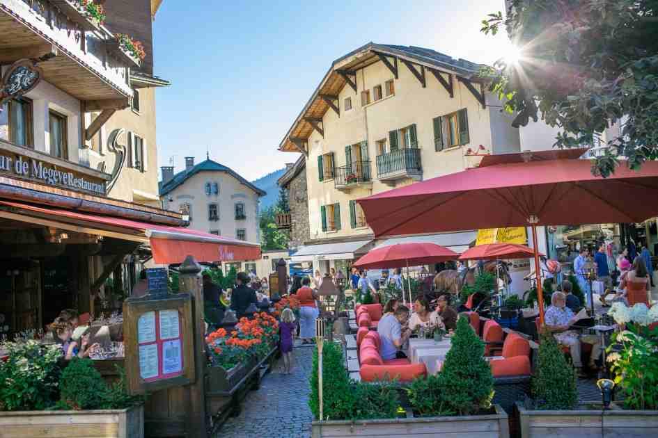 When it comes to dining out in Megeve, there s plenty of choice with wonderful examples of gourmet dining in the town and some highly regarded mountain restaurants too.
