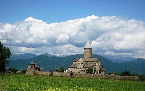 (about 15 min.). The architectural ensemble Old Suamta is situated 7km NW of Telavi.