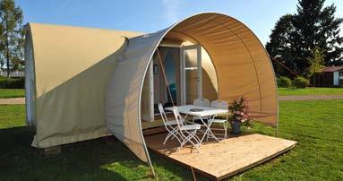 140x200 cm, 1 cabin with 2 beds for one person, 90x190 cm, with 1 bathroom with toilet. Garden lounge, 2 sun loungers, sun shade.