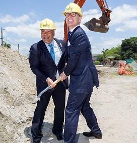 The city that creates 1250 jobs a month Written on the 27 January 2016 by Nick Nichols THE Gold Coast now has one of Australia's strongest jobs markets, and Mayor Tom Tate is not taking a backward