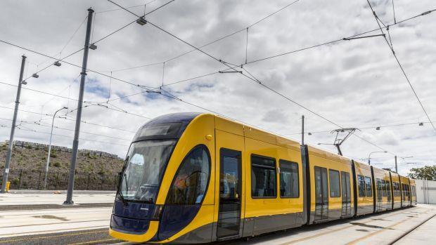 Gold Coast light rail stage two building to start in April 2016 Matthew Burgess March 18 2016 The extension will also support the movement of 6500 Commonwealth Games athletes and team officials,
