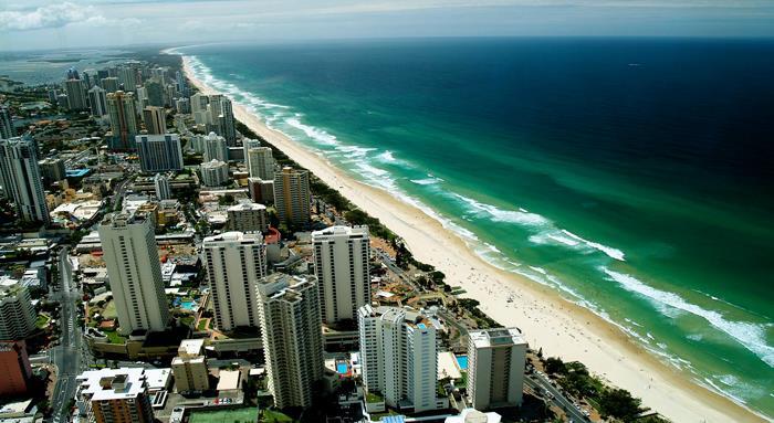 Bouyant Gold Coast seeing more investors ANTONIA MERCORELLA 24 JANUARY 2016 activity picking up in both regions.