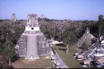 Slide 9 Chapter 2 -Mayans Early American Civilization in Guatemala It was a Theocracy (a government ruled