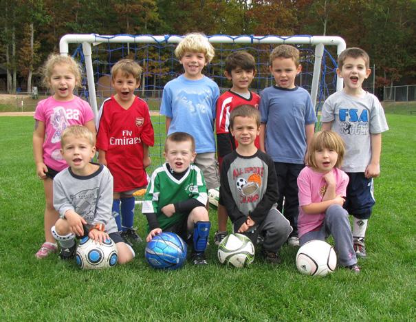 FAMILY PROGRAMS AND SPECIAL EVENTS SOCCER FOR 3 YEAR OLDS A sccer prgram fr bys and girls will prvide very basic instructin in the fundamentals f the game f sccer.