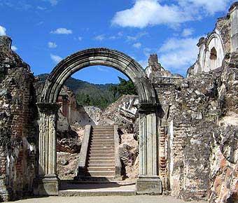 Earthquakes-Hurricane-Eruptions Visit different architectural sites in order to feel what the telluric disasters that have characterized Antigua s history have been like: Vulcanologic and seismic