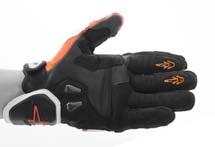 -- Perforated leather fingers, finger gussets and palm for maximum cooling performance.