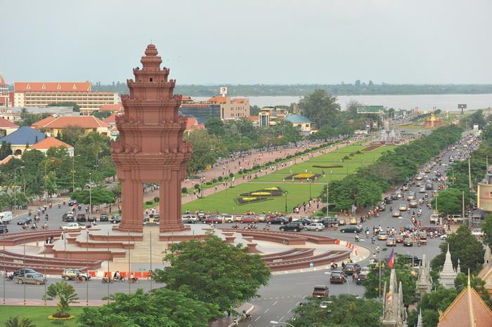 Phnom Penh Selling Points: Fascinating and booming capital Great range of hotel and brand names coming soon Superb choice of restaurants & bars