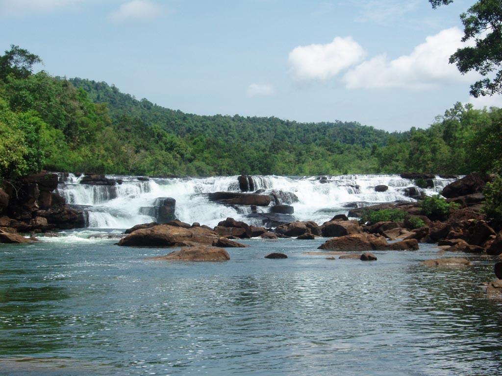 Koh Kong Situated in the heart of the Cardamom Mountains (and just 30 mins from Thai border) and surrounded by forests,