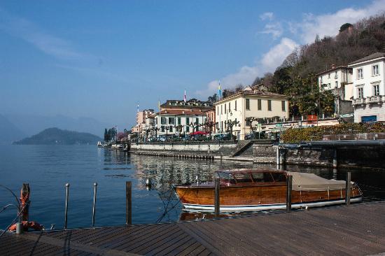 location on the shores of Lake Como,
