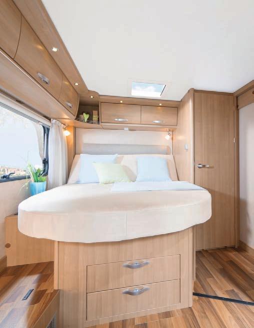 A RAM Extendable to full length: the bed extension joining the two single beds. Luxury beds Generous in every way the sleeping area at the rear of the HYMER Tramp Premium 50.