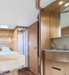 Airy bathroom and As in the living and sleeping areas, the HYMER Tramp Premium 50 also has an impressive modern high-quality appearance in the wet room areas.