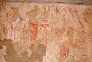 On the south wall, Kebehsenuef and Hapy perform this duty and on the north wall, the vessels are protected by Imset and Duamutef.