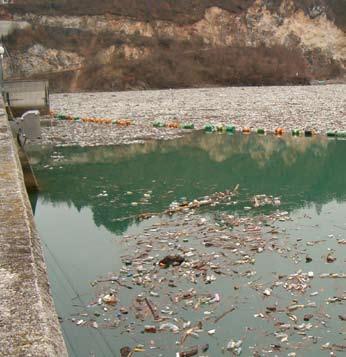 The Drina River s floating problem Cigarette butts, old tyres, plastic bottles, fast food containers, raw sewage and vast amounts of waste from communities, livestock, hospitals and industry,
