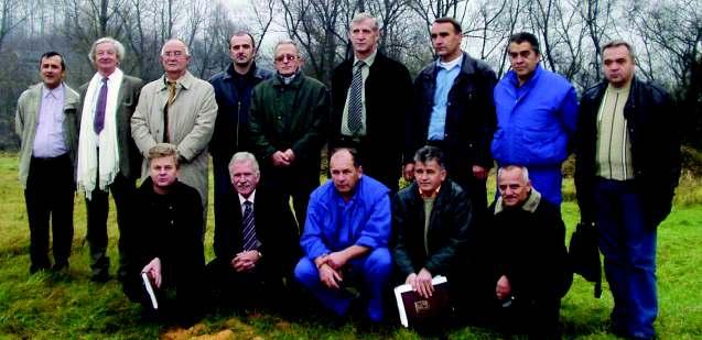 Deminiranje MIRI INA GRA ANICA Zajedni kim snagama demineri civilne zaštite Sarajevskog i Tuzlanskog kantona nastavili proces iš enja terena u sklopu Projekta "Deminiranje obale i korita rijeke Spre