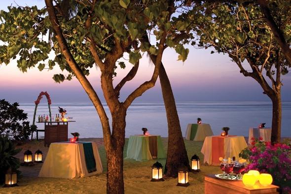 or seven-night marine and cultural odyssey into the outer atolls. The Resort offers a wedding package that includes the ceremonial set-up, honeymoon dinner, spa treatments and yoga sessions.