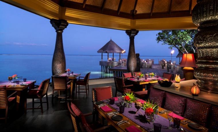 Reef Club Reef Club serves Italian fine dining with an emphasis on seafood, homemade pastas, woodfired pizzas and grilled meats.