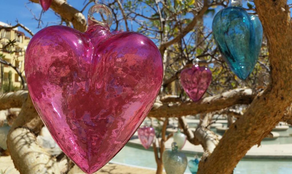 The hearts are created by a local artist from the hundreds of pounds of recycled glass that the hotel generates. Pueblo Bonito believes it s important to give something back.