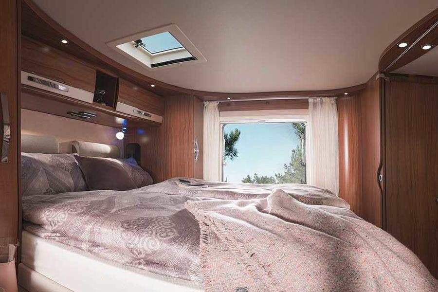 The B-Class PremiumLine 798 has a large queen-size bed with an impressive 200 x 148 cm
