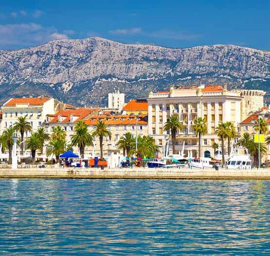 Split, Croatia Plitvice Jezera, Croatia GUIDED TOUR: DISCOVER THE WESTERN BALKANS CROATIA - BOSNIA AND HERZEGOVINA - SLOVENIA The Western Balkans boast crystal clear waters, unrivalled scenic beauty