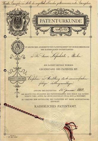 Кога всушност е регистриран и првиот патент за медицински малтери се смета и за темелдатум на компанијата Beiersdorf, основана од Паул Ц. Беиерсдорф. Понатаму во 1890 год. Dr.