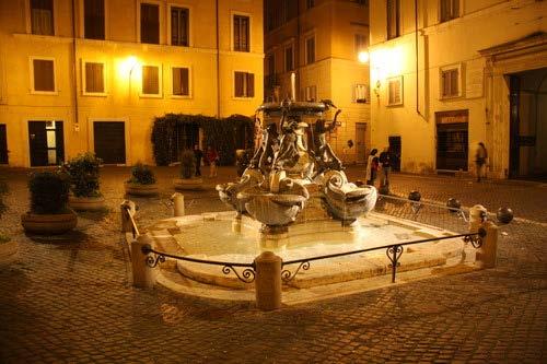 A walk downtown and dinner in the Ghetto Sunday, October 5th - 6.30 pm Accompanied walk in the centre of Rome.